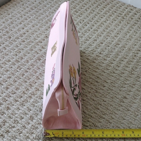 Carolina Herrera Pink Floral Clutch Bag - Picture 3 of 16